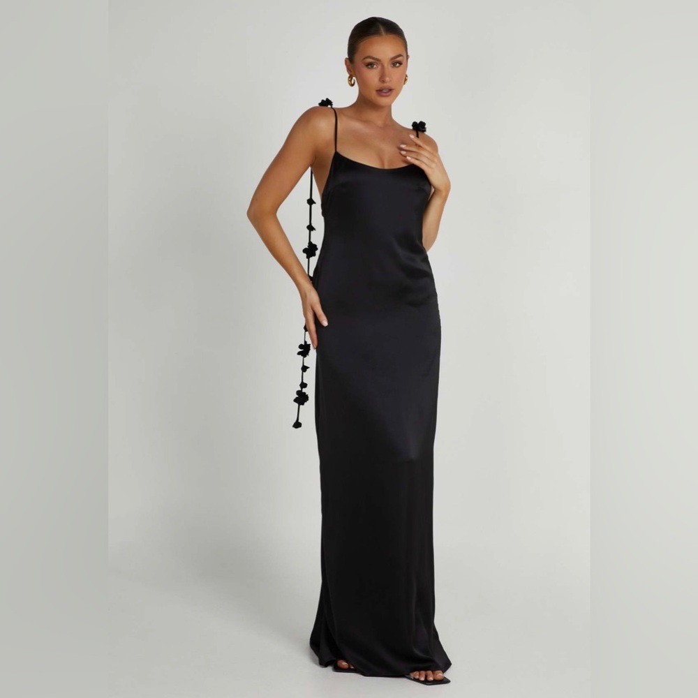 Meshki Gown